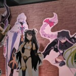 De gauche à droite: Gilgamesh, la reine des neiges, Rin, Madoka et CC