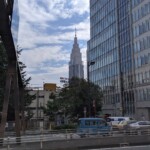 Fasciné par ce building gargantuesque