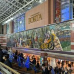 Entrée vers le centre commercial Porta, lié à la gare - très jolie fresque