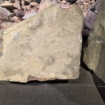 Dessin d'un ouvrier de l'époque retrouvé sur une des pierres effondrées suite au séisme - quel flow