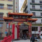 L'entrée de Chinatown, comme le veut la tradition, a une certaine grandeur