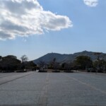 La place vue du point de vue de la statue