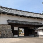 Le portail, inchangé depuis sa construction