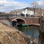 Gondole en repos sous le pont
