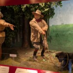 Theodore Roosevelt graciant un ourson, démarrant une incroyable légende