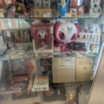 Merch des JO de Tokyo au Mandarake. Lesquels ? Oui