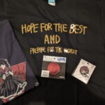 Deux beaux t-shirts qui m'assurent déjà un sacré succès en soirée disco