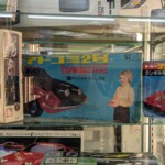 Attention gamin la voiture va t'écraser