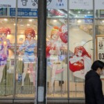 Les quints ont remplacées les héroïnes de Love Live sur la dévanture du atré