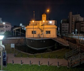 Content de revoir ce faux bateau, déjà croisé en 2019