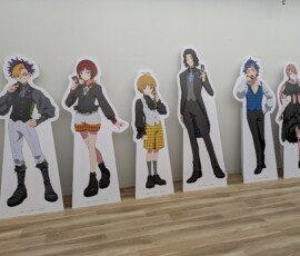 En face du pop-up store Symphogear un pop-up store Digimon Beatbreak et je regrette de pas avoir pris un good Reina...