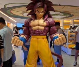 Je sais pas qui est ce perso, j'allais dire "eh c'est Broly" mais au final non je sais pas