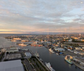 Soleil couchant sur le port