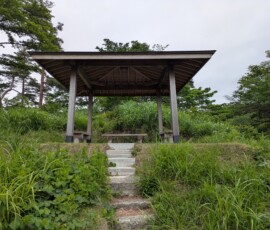 Pavillon habilement placé sur le chemin à l'Umanose