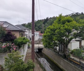 La ville autour de la gare n'est pas très jolie mais y'a un petit peu de charme ici