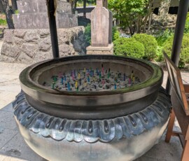 Le rite des encens à placer pour les faire brûler