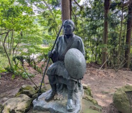 Statue de son disciple, Kawai Sora