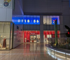 Le Pokémon Center nous donne l'heure et c'est sympa !