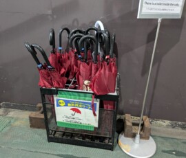 Merci pour ces parapluies é_è