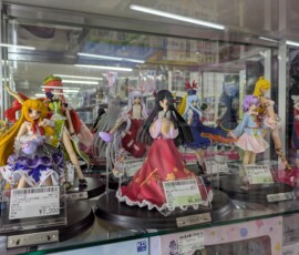Des jolies figurines Touhou à un prix actuellement ok