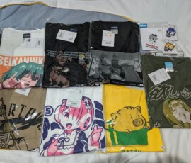 Regardez mes beaux t-shirts