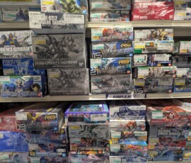 J'achète plus de gunpla au Japon parce que c'est très encombrant et je trouve déjà ce que je veux à bon prix en France mais damn c'est toujours tentant