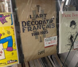 On trouve pas que des trucs weebs à Mandarake, ça reste une gigantesque brocante à la gloire de toute la culture !