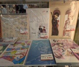 Pas mal d'artbooks intéressants là - j'aurais ptet dû me laisser tenter par le SAO, Adachi reste un de mes favoris...