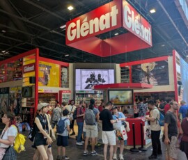 Le toujours très grand stand de Glénat, avec son mystérieux premier étage destiné à un club très select....